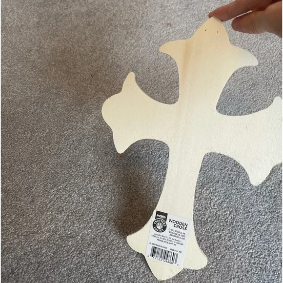 Wooden cress with sparkles on it - Picture 3 of 3